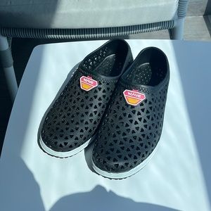 EUC - Wave - Water Shoes